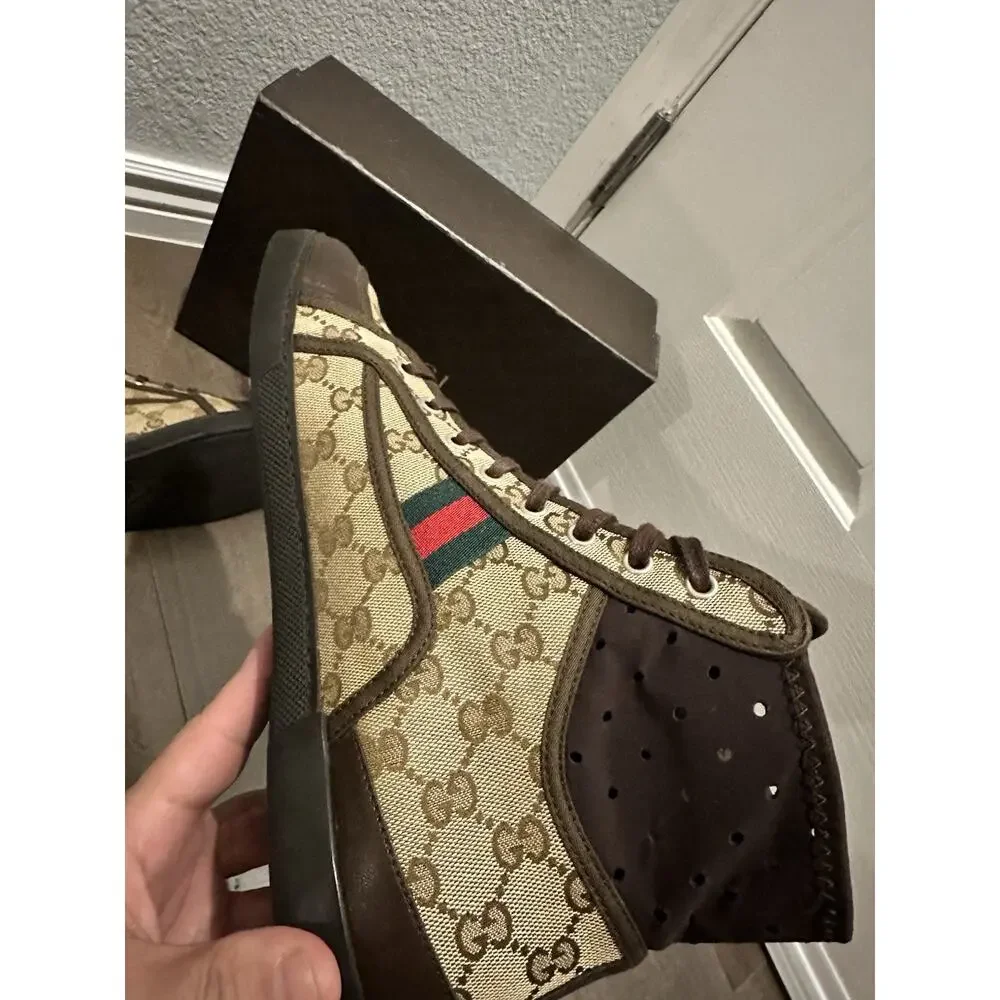 Gucci product pair